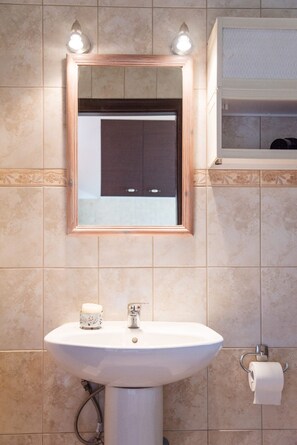 Apartment | Bathroom