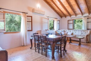 Appartement | Dineren in de kamer