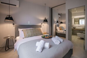 2 chambres, coffre-fort, bureau, fer et planche à repasser