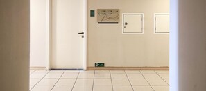 32-Zoll-Flachbildfernseher mit Kabelempfang, Fernseher, Pay-TV