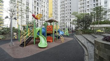 室外兒童遊樂區