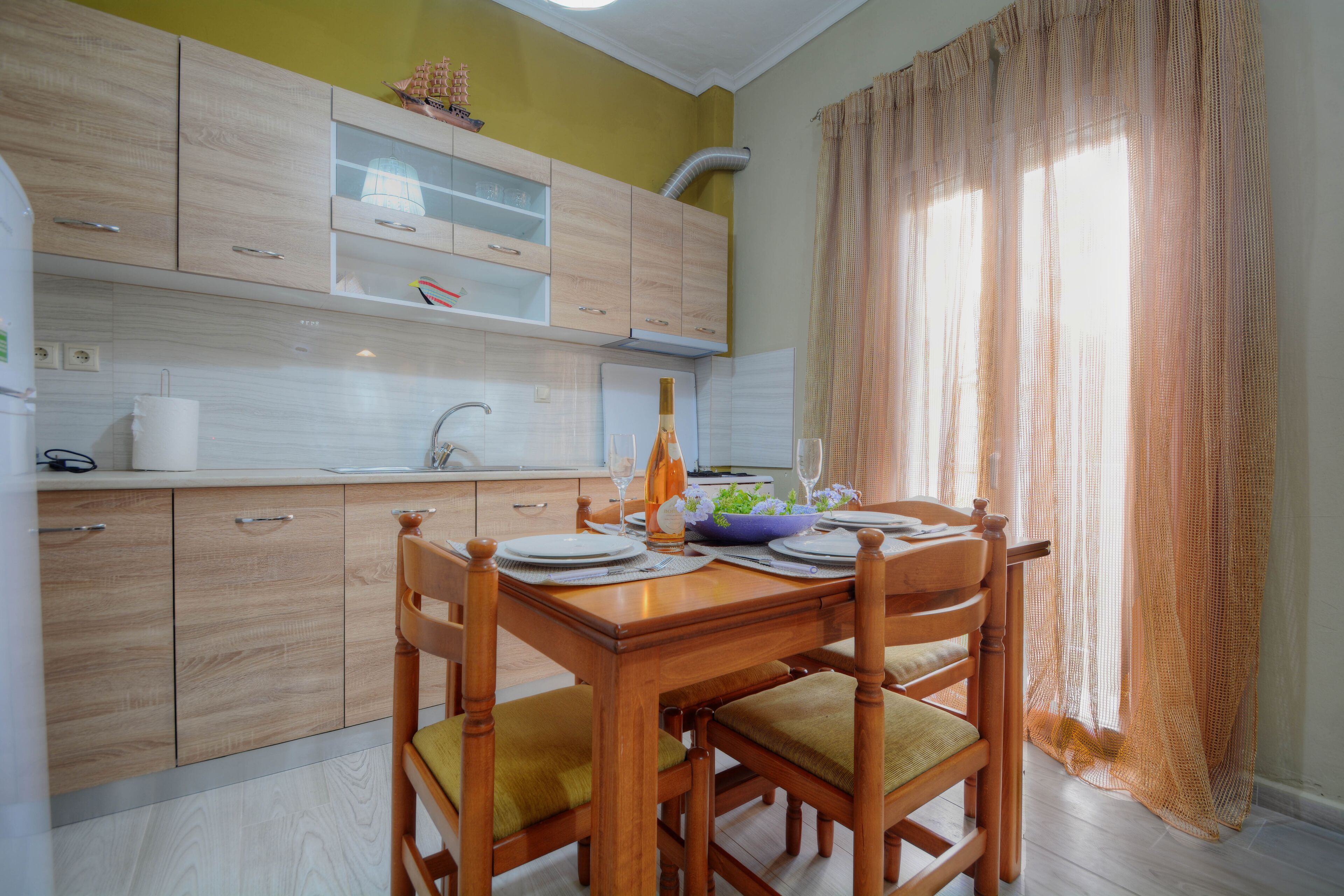 Apartment, 2 Schlafzimmer | Essbereich im Zimmer