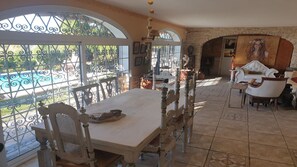 Dining - VILLA DEL ARTE, sea views, pool and barbecue (Sitges)