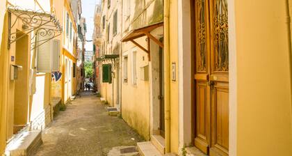 Andrew's Old Town Apartment by CorfuEscapes