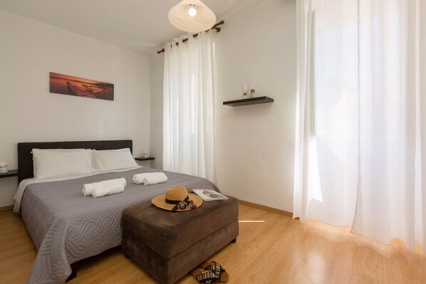 Apartment | Iron/ironing board, free cots/infant beds, bed sheets - Yasmin House by CorfuEscapes (Corfu)