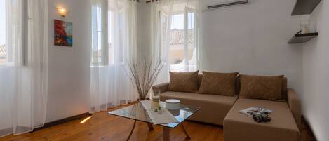 Apartment | Living area | LCD TV