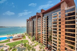 Front of property - R&H Emerald Tiara Palm (Dubai)