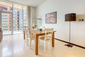 Apartment, 1 Bedroom | In-room dining - R&H Emerald Tiara Palm (Dubai)