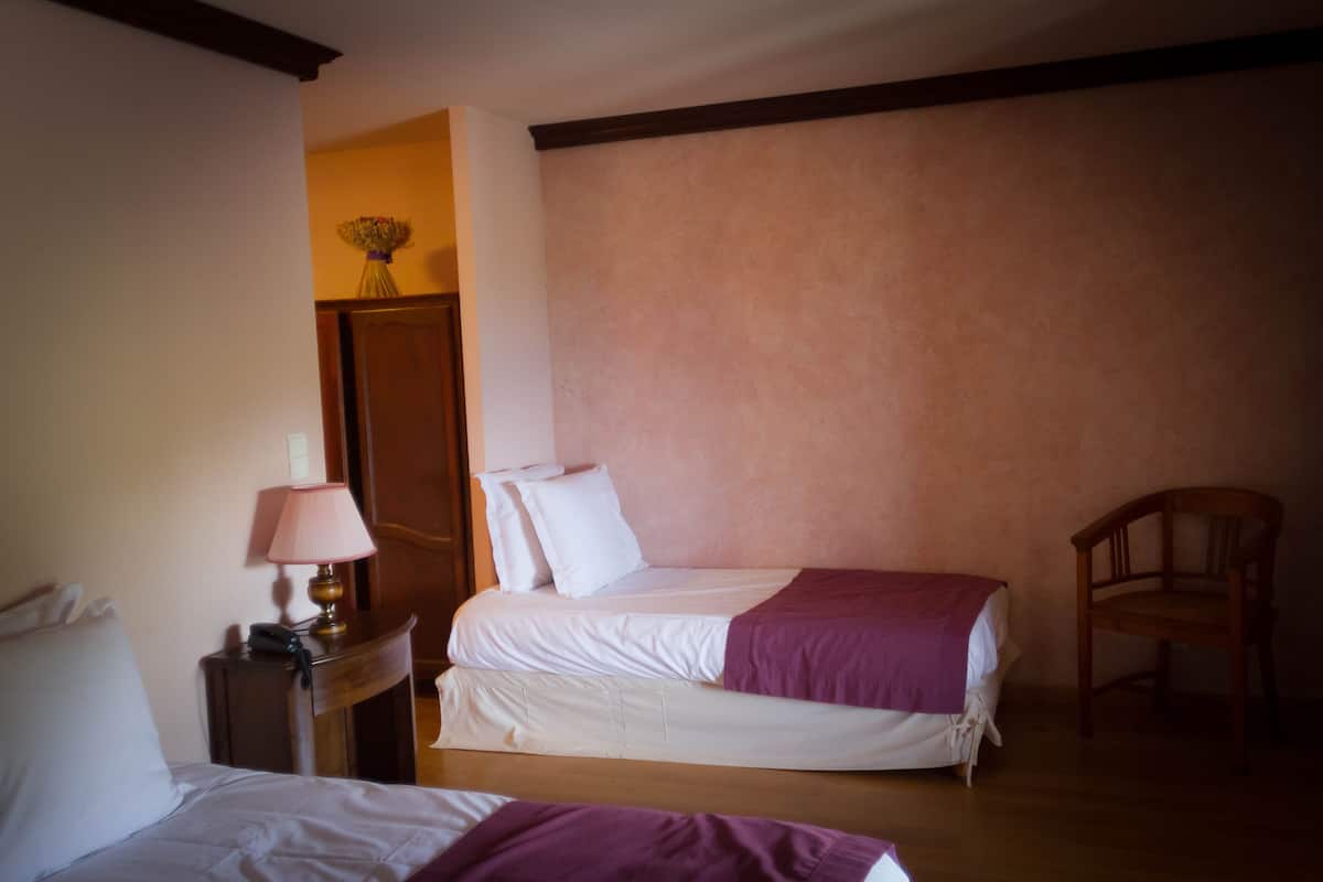 Triple Room | Peralatan tempat tidur premium, Wi-fi percuma, cadar katil
