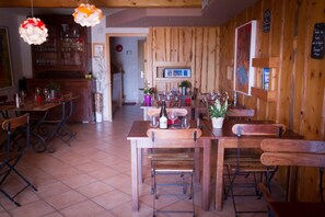 Dinner served - Le Bonheur dans le Pré (Lucinges)