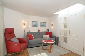 Unclassified image, 4 of 16, button