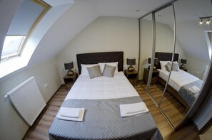 In-room safe, desk, blackout curtains, iron/ironing board - Lando (gmina Zbroslawice)