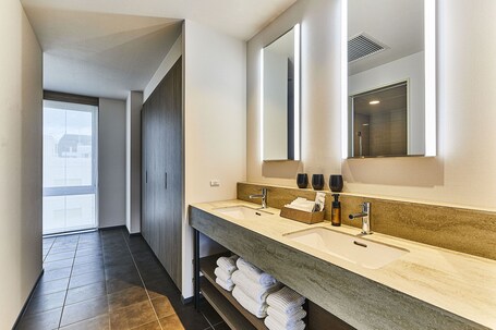 THE GATE HOTEL KYOTO TAKASEGAWA by HULIC - Image 81