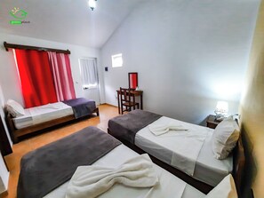 Fruta pão | In-room safe, desk, laptop workspace, iron/ironing board - Pousada Green Place (Ribeira Grande)