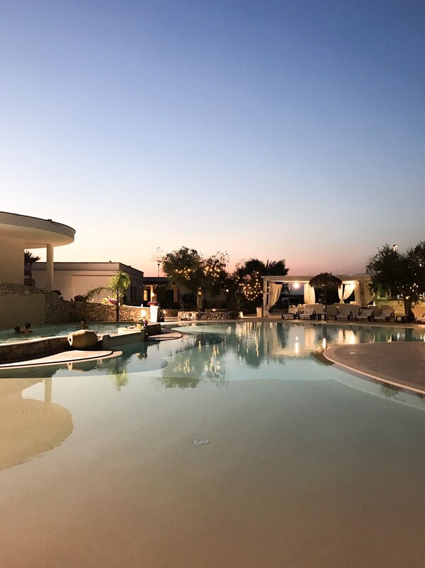 Seasonal outdoor pool