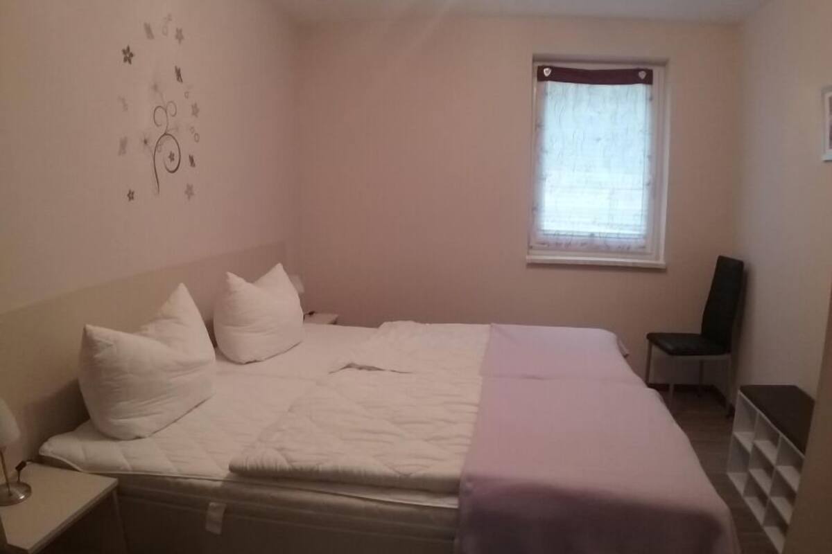 Apartment (Ground Floor 2 Left) | 2 bedrooms, iron/ironing board, free WiFi