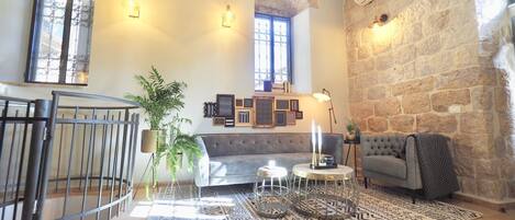 TV, Netflix, streaming services