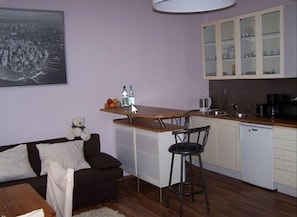 Refrigerador, microondas, horno, placa de cocina