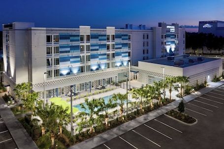 Exterior. SpringHill Suites by Marriott Lakeland