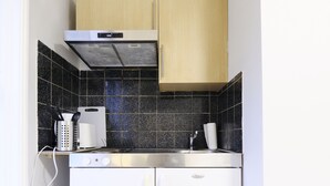 Appartamento (1 Bedroom) | Angolo cottura privato | Frigorifero con congelatore, microonde, fornetto tostapane