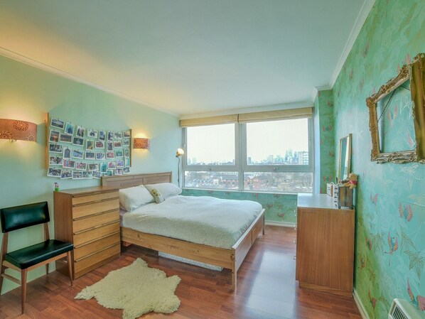 Apartment (1 Bedroom) | 1 bedroom, iron/ironing board, free WiFi, bed sheets - 1 BR Limehouse Flat With Stunning Views of London! (London)