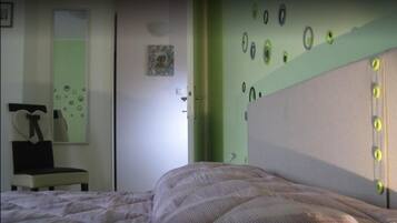 Doppia Classic, bagno condiviso | Una scrivania, Wi-Fi gratuito