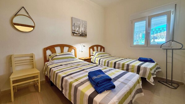 2 habitaciones, tabla de planchar con plancha y wifi