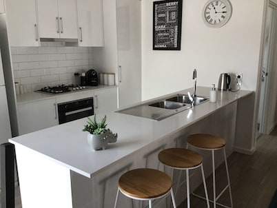 Warilla · Beach Retreat - Bright and Airy Townhouse