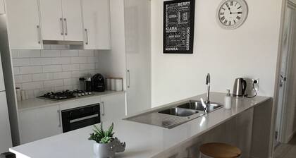 Warilla · Beach Retreat - Bright and Airy Townhouse