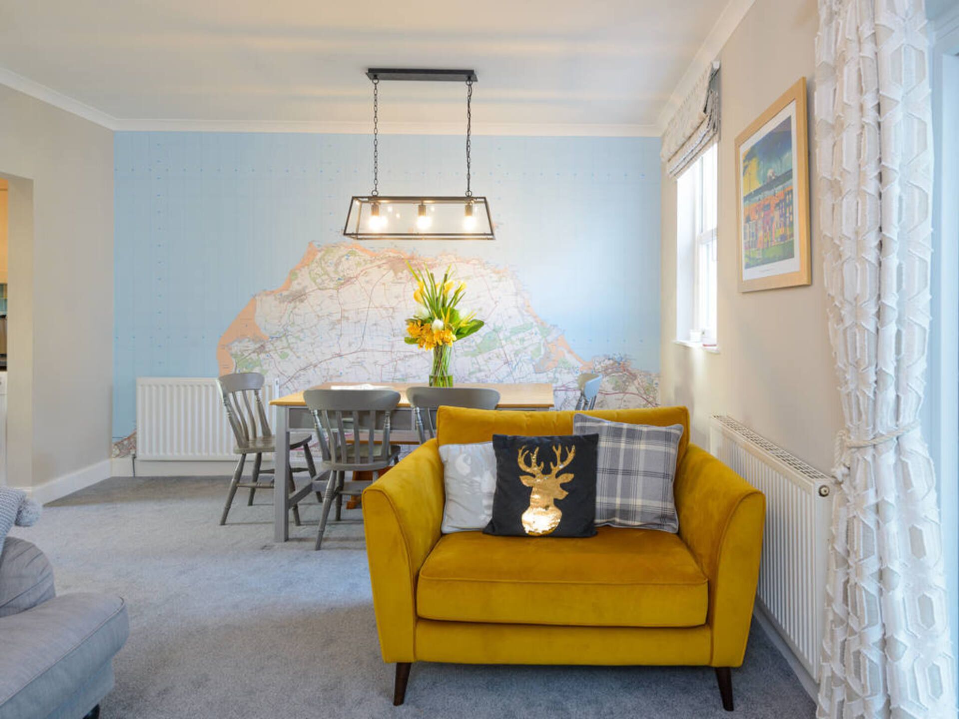 House, Multiple Beds | Living room | 30-inch TV with cable channels