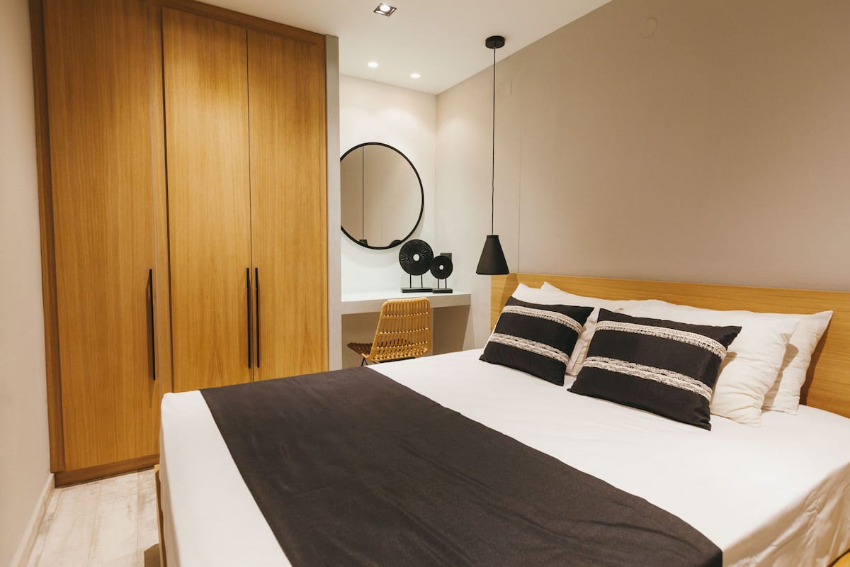 Habitación Deluxe | 1 dormitorio y espacio para trabajar con un portátil