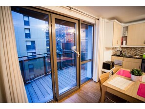 View from property - West London Cosy&homey Flat for 4, With a Balcony (London)