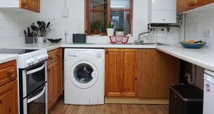 Lovely 2BR Home in Historic Old Headington nr. JR