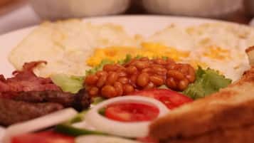 Free daily English breakfast