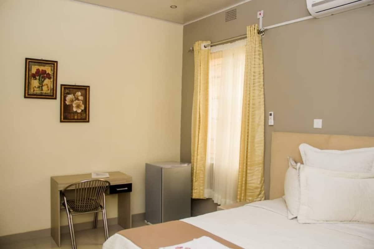 Minibar, bureau, lits bébé (en supplément), Wi-Fi gratuit
