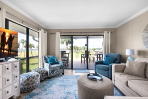 TV - 🌅 Bay Views | Updated 2BR | Harbour Hideaway | Golf Cart (Miramar Beach)