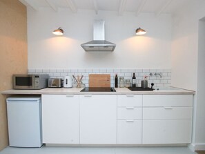 Apartemen (0 Bedroom) | Dapur pribadi | Oven, kompor, pemanggang roti, dan peralatan masak/sendok-piring