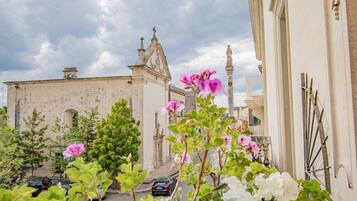 Standard Double or Twin Room | Minibar, in-room safe, desk, free WiFi