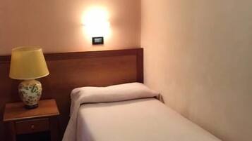 Single Room | In-room safe, desk, soundproofing, free WiFi