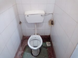 Single Room | Bathroom - Marina Inn (Kitengela)