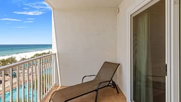 Condo, 1 King Bed with Sofa bed (The Summit 524) | Property grounds
