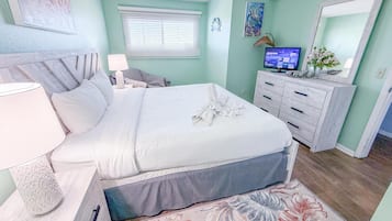 Condo, 1 King Bed with Sofa bed (The Summit 524) | 1 bedroom