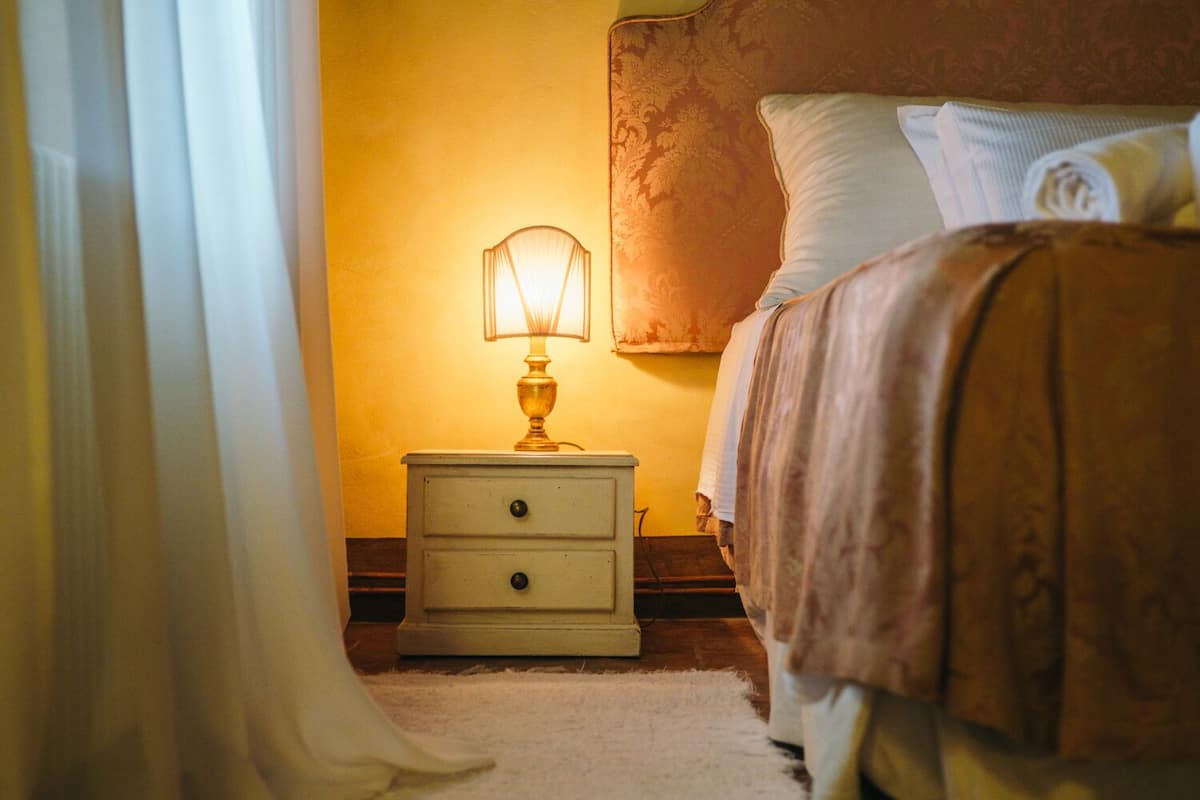 Suite Romantica con Idromassaggio | 1 bedroom, minibar, desk, laptop workspace