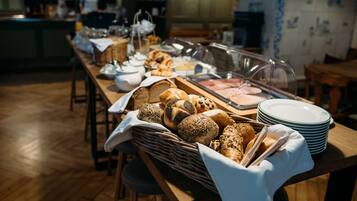 Tägliches inbegriffenes Frühstücksbuffet