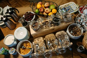 Free daily buffet breakfast