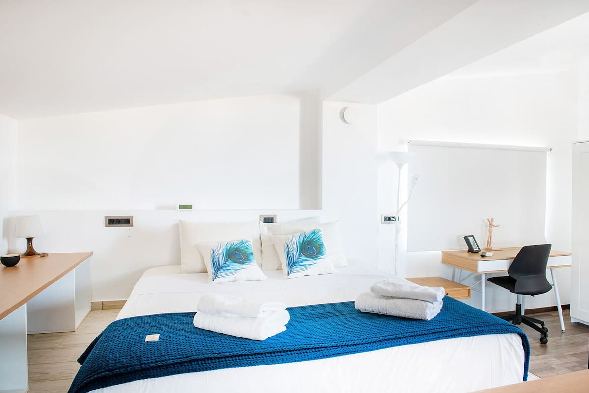 Luxe villa, 4 slaapkamers, toegankelijk voor mindervaliden, privézwembad | 4 slaapkamers, luxe beddengoed, bedden met traagschuimmatras