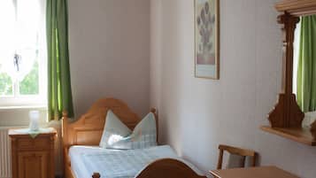 Classic Single Room | Individually decorated, bed sheets