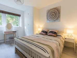 Leilighet (2 Bedrooms) | 2 soverom, strykejern/-brett, wi-fi (inkludert) og sengetøy