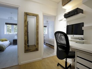 Apartment (2 Bedrooms) | 2 bedrooms, iron/ironing board, free WiFi, bed sheets