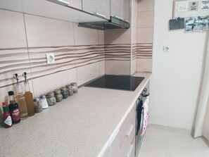 Fridge, oven, stovetop, coffee/tea maker - Jasmine - Private room (Nafplio)